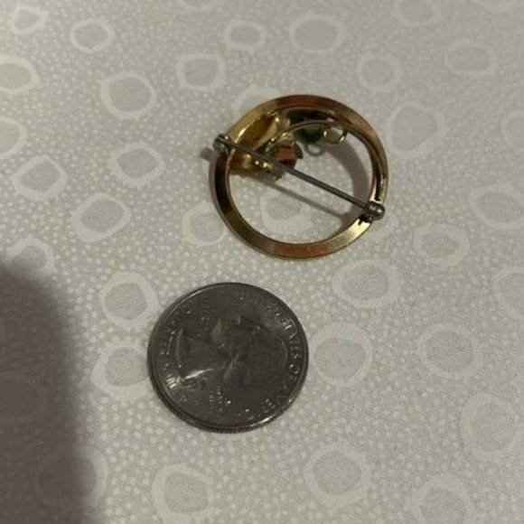 VTG KREMENTZ Gold Circle Leaf Green Stone BROOCH - Picture 6 of 6